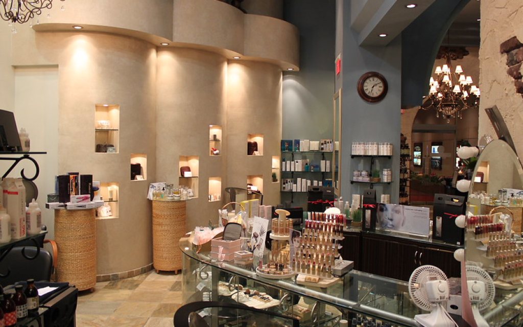 Selling to Salons and Parlours: The Wholesale Channel for Home Makers