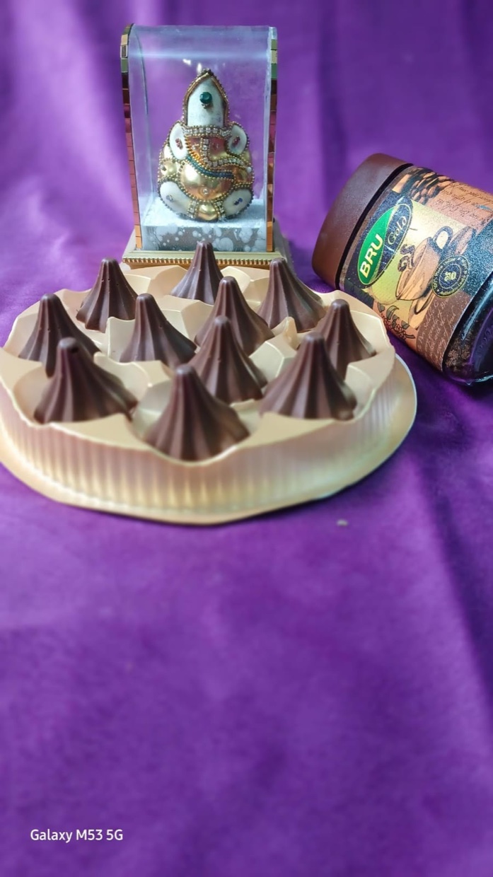 Milk & white swirl batch on the tray