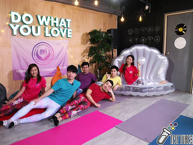 Line Today 男人試做美人魚 第一部要先摺埋自己！