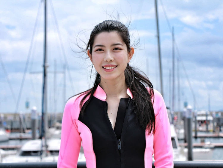 讀創深圳 最美水下“飞天”曾上《深圳商报》头版，何灏浩与深圳渊源原来这么深