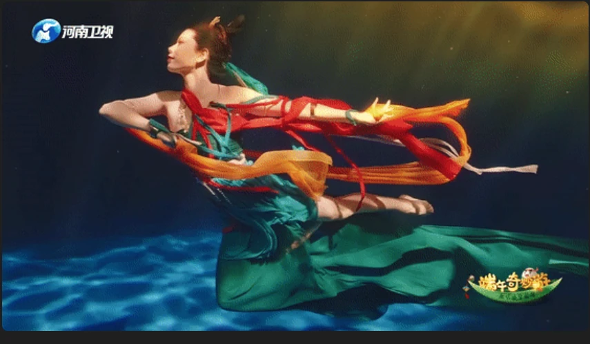 北京日报客户端 水中飞天舞蹈惊艳“出圈” 幕后细节曝光：在水下泡了26个小时