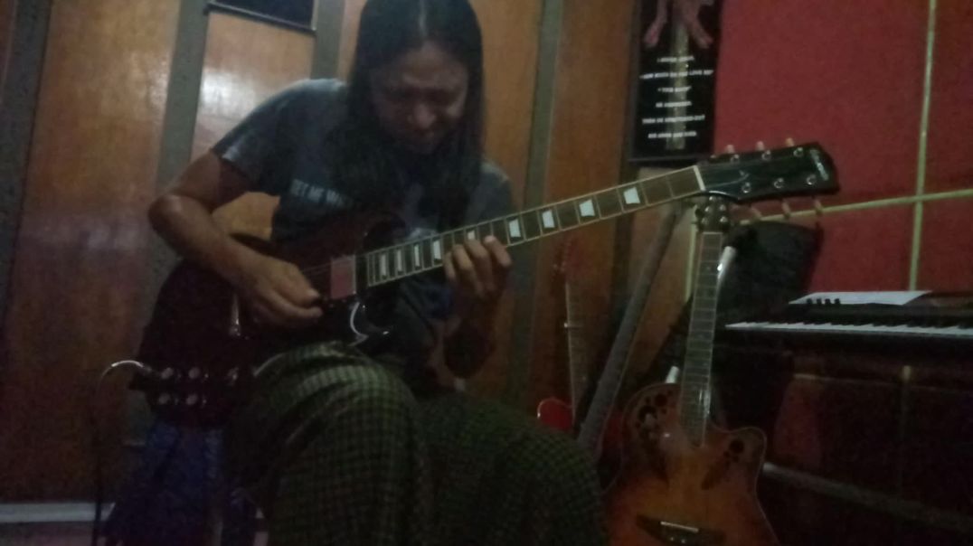 Zaw Latt Guitar Recording in the studio