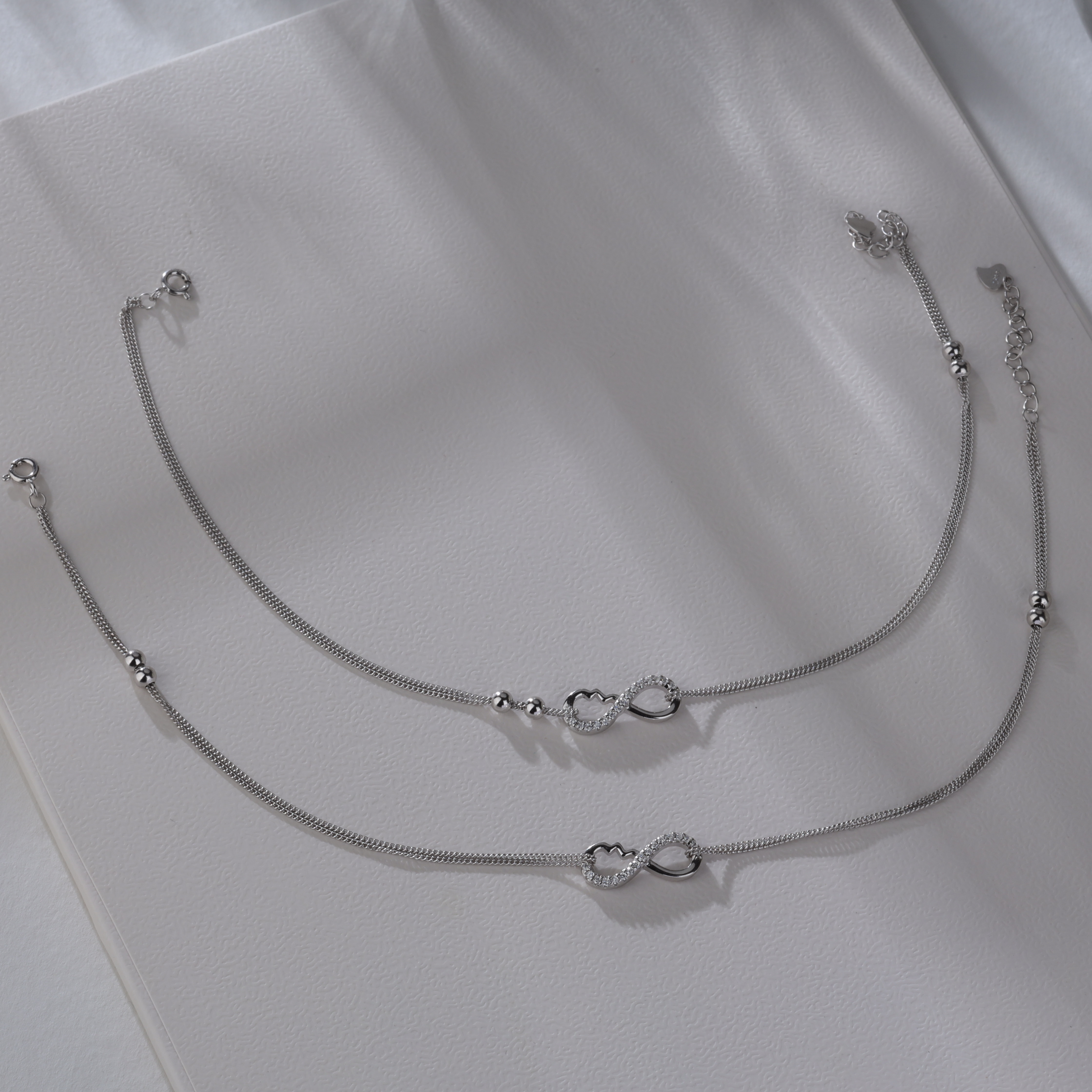 Infinity Layered Leg Chain