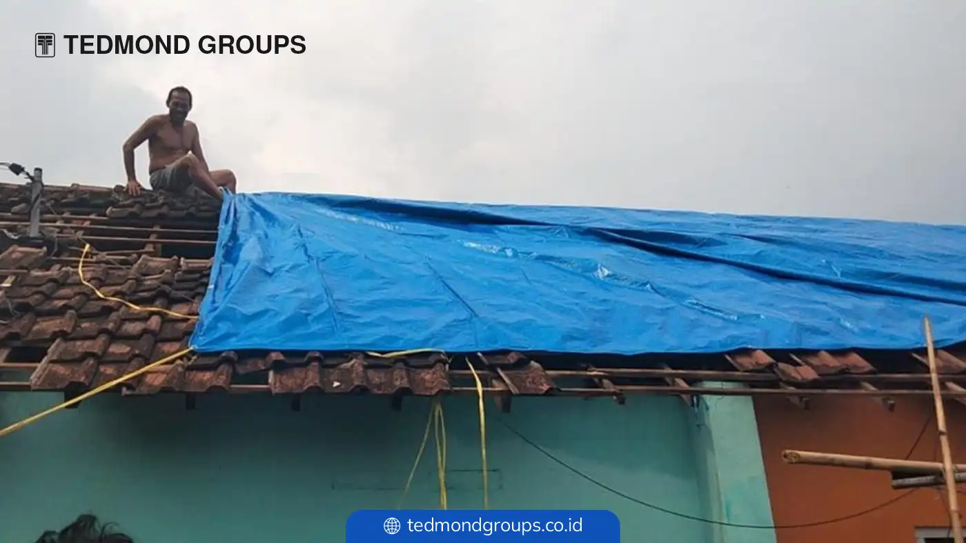 Siapkan penutup sementara seperti terpal