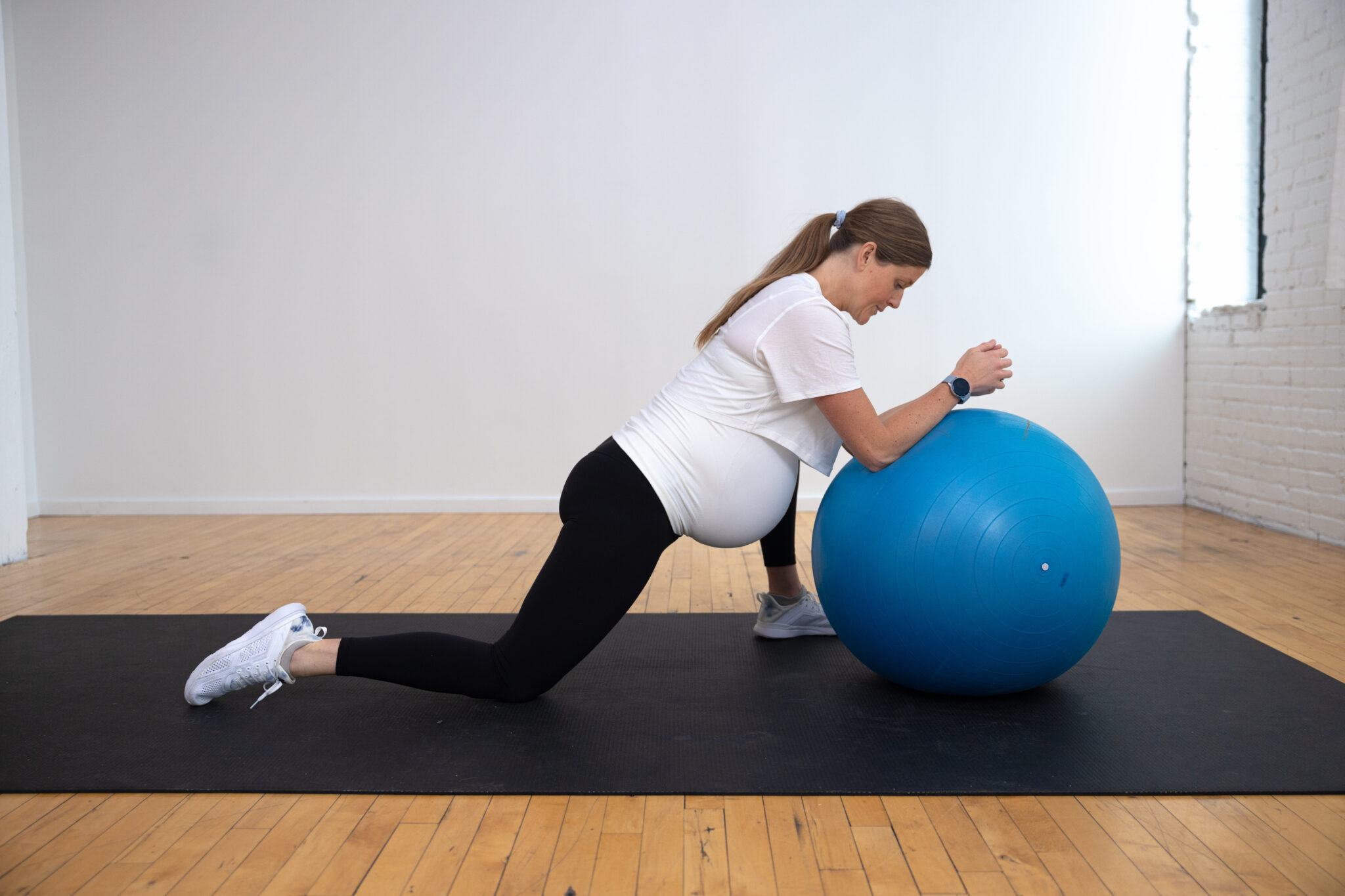 punya-birth-ball-di-rumah-yuk-manfaatkan-untuk-persiapan-persalinan-normal