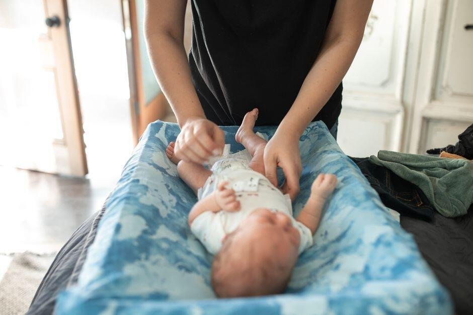 Ganti Popok Berapa Jam Sekali? Ini Panduan Lengkap per Usia Bayi