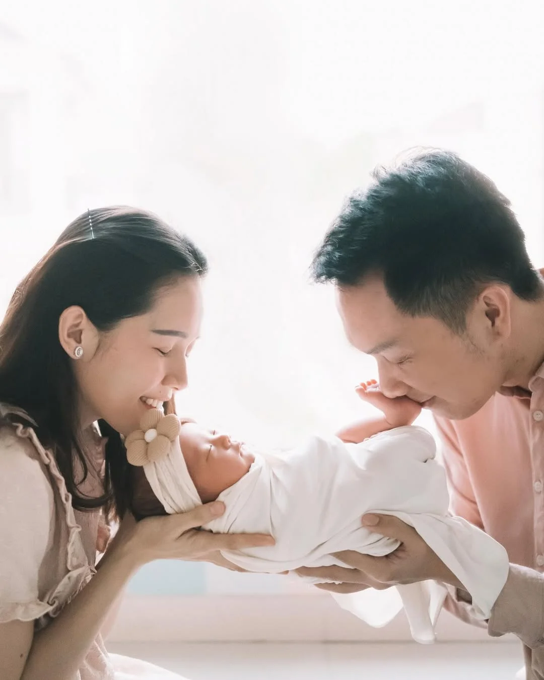 Moell Healthy Baby Care — Uung Victoria bersama keluarga