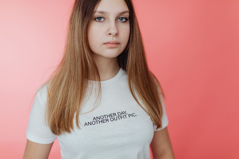 minimalist trendy small print t shirt
