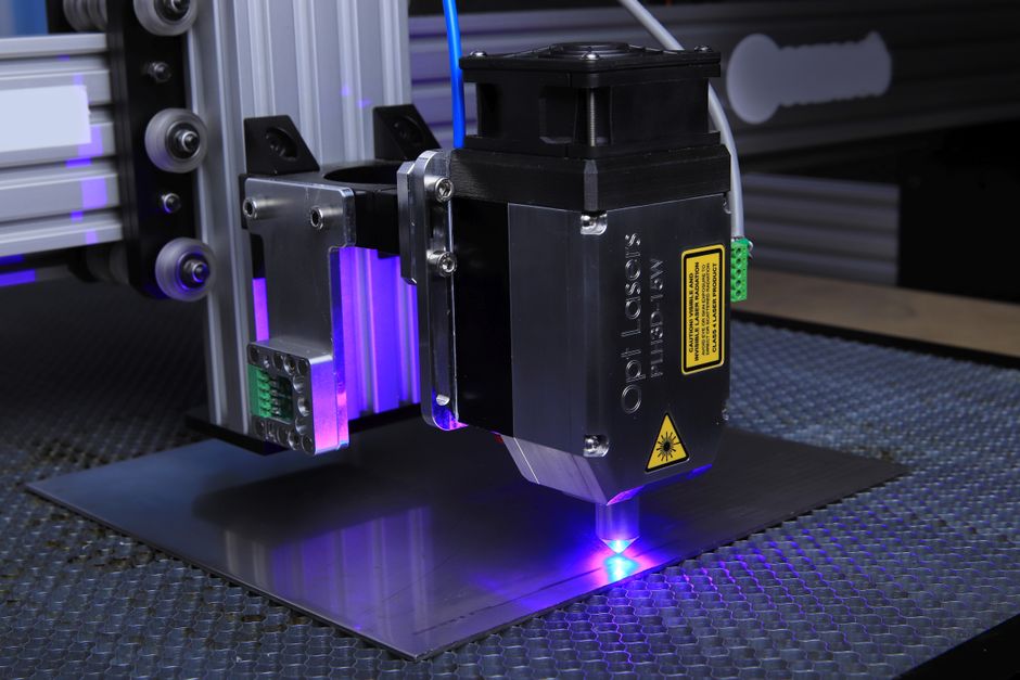 laser cutting service metal acrylic workshop