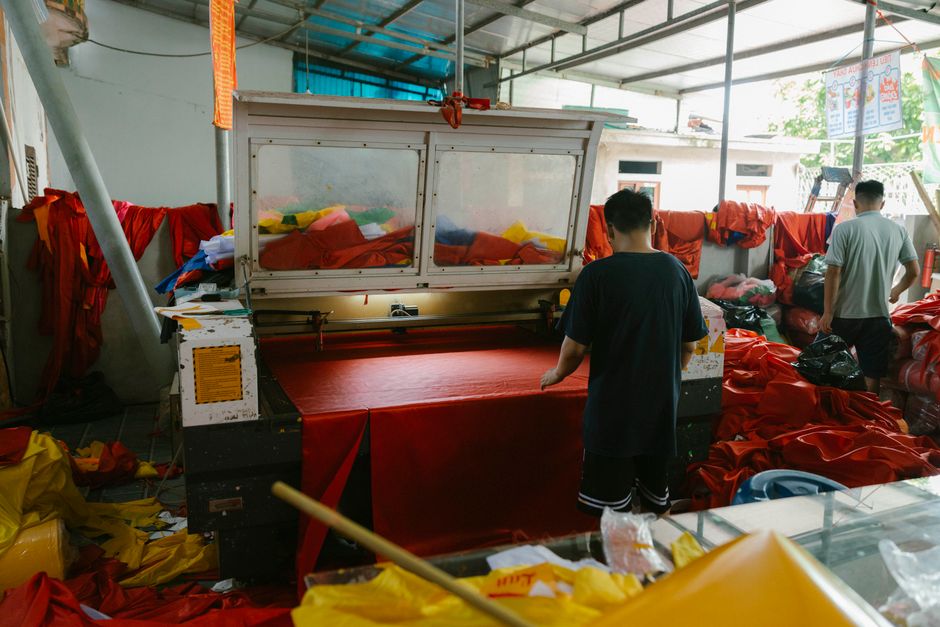 fabric cutting machine textile workshop